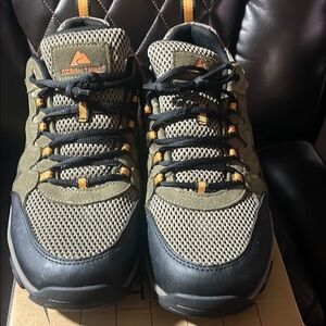 Ozark Trail Athletic Shoes Green and Black Rugged Design